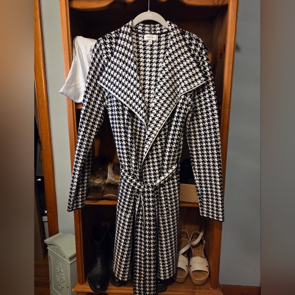 Black and White Houndstooth Coat